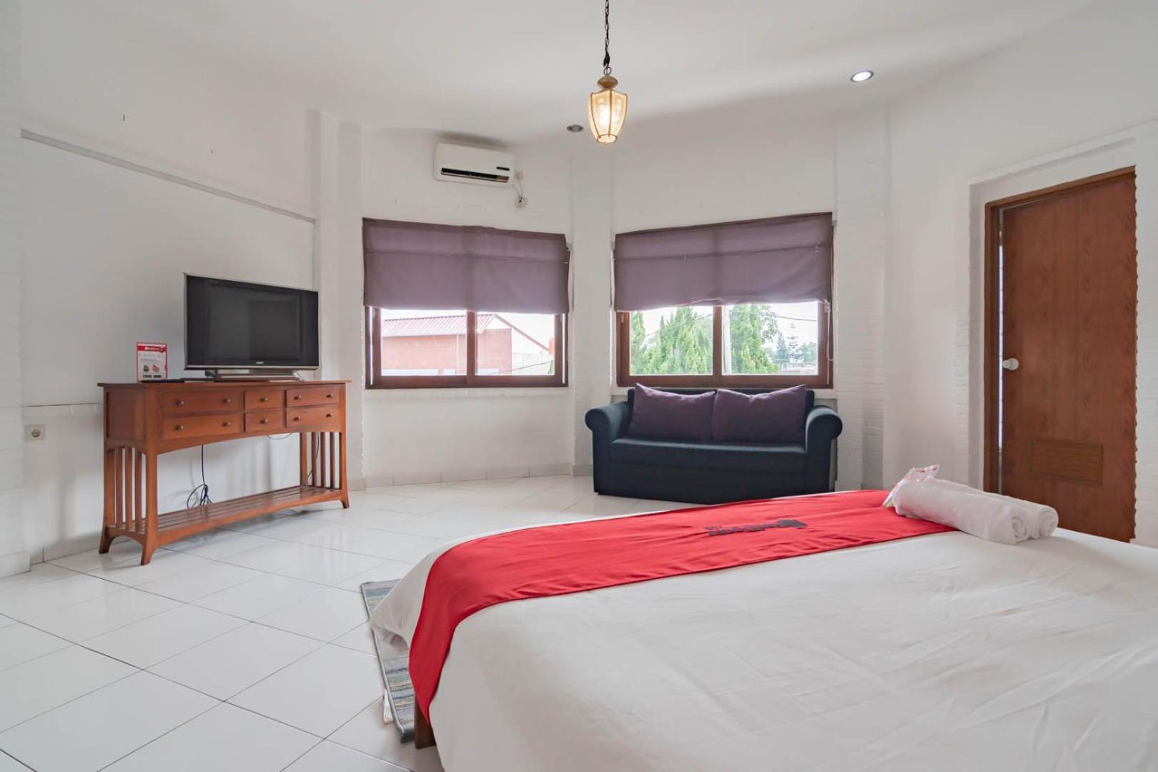 Reddoorz Plus Near Dago Pakar Bandung Eksteriør bilde